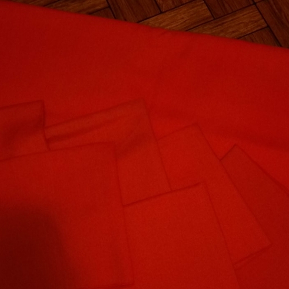 Tablecloth and 6 matching napkins - Picture 1 of 5